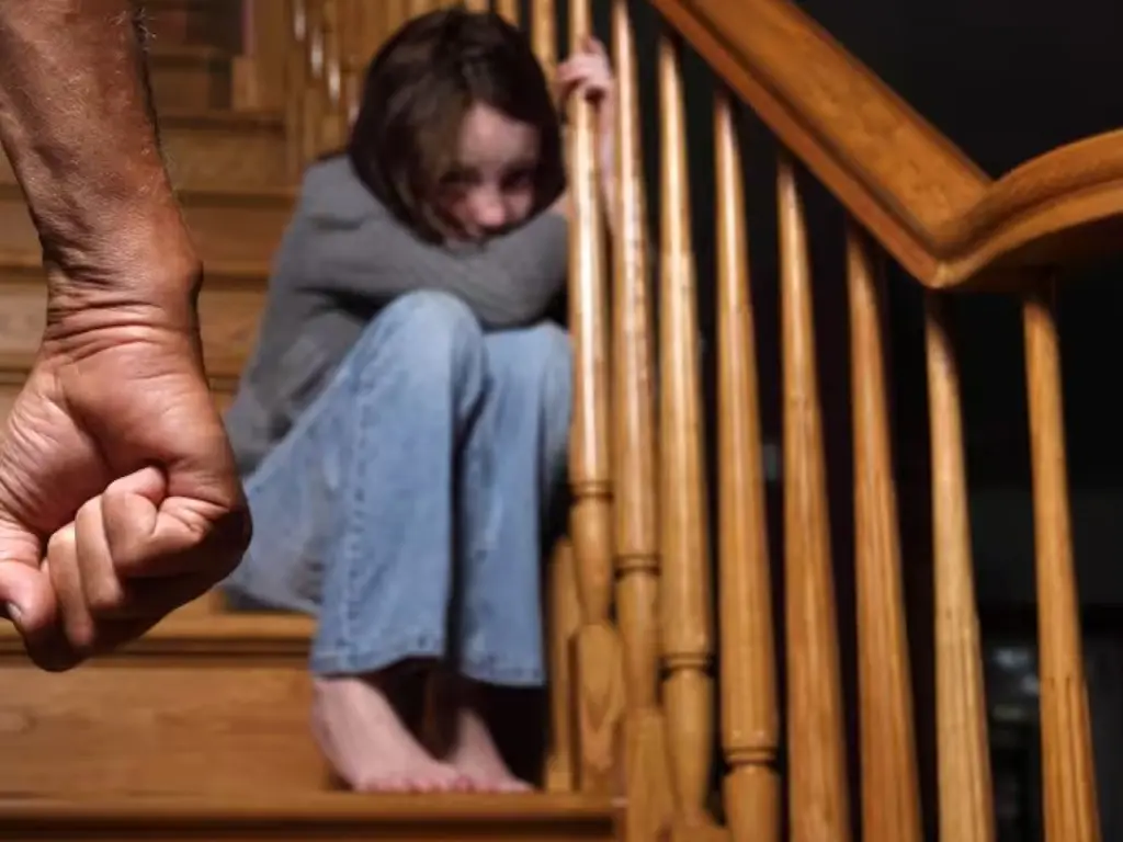 Corte Suprema reitera: padres no pueden castigar a hijos con maltrato físico o psicológico