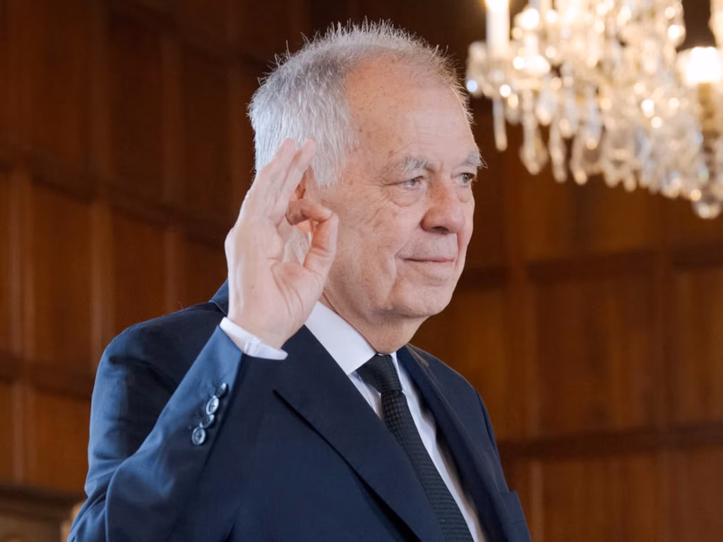 Quema de libros y sanciones anuladas: el pasado que acompaña a Alejandro Ordóñez, nuevo ministro del Interior